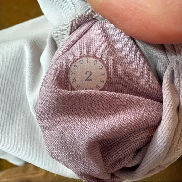 Lululemon Wunder Under High-Rise Tight *Snow Washed 28"
Washed Antoinette - Picture 9 of 9